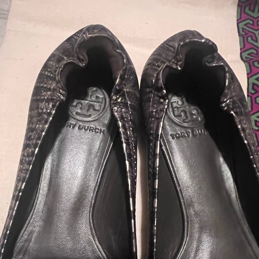 Tory Burch Metallic Silver Python Flat Shoes, 5.5 - image 4